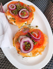 Bagel With Tomato And Herbed Fresh Mozzarella