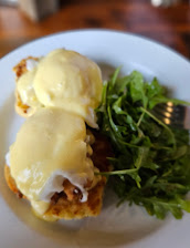 Crab Benedict